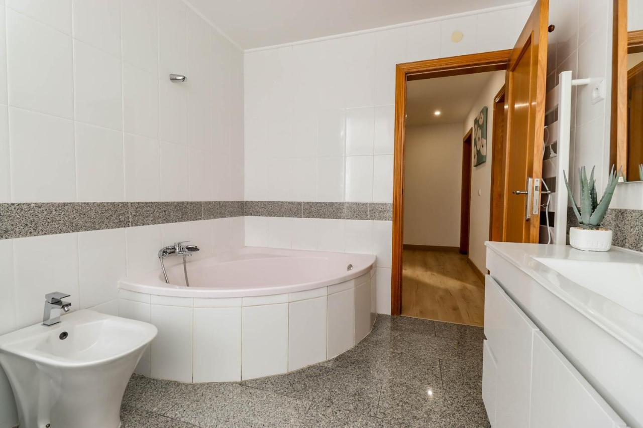 Flor Do Mar - Spacious Apartment With Balcony Vila Praia de Âncora Εξωτερικό φωτογραφία